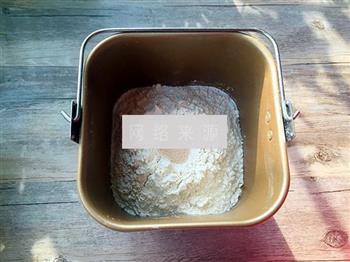 红糖核桃面包的做法步骤3