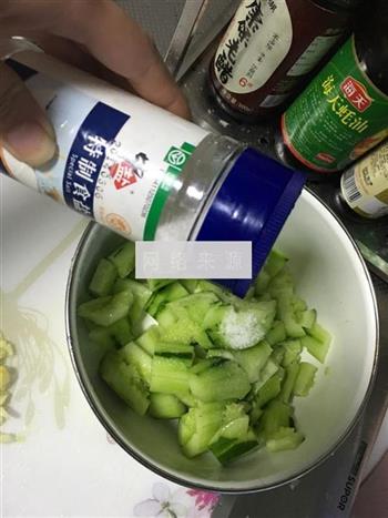 超级简单凉拌黄瓜的做法步骤3