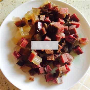 腊肉豌豆红薯焖饭的做法步骤4