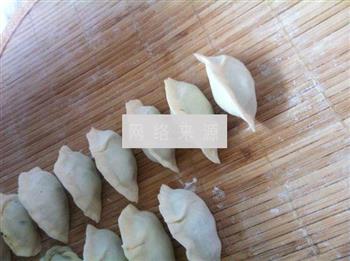 山蒜荠菜鲜肉水饺的做法图解7