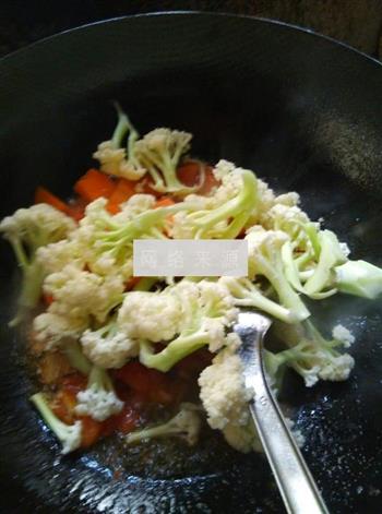 西红柿胡萝卜炒花菜的做法步骤7