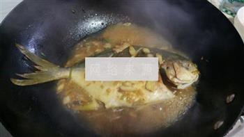 红烧鲳鱼的做法步骤6
