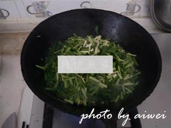 韭菜炒小河虾的做法步骤6