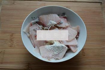 木耳冬笋鱼片汤的做法步骤1
