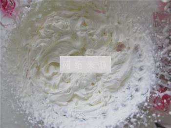 荠菜蛋糕奶油卷的做法步骤7