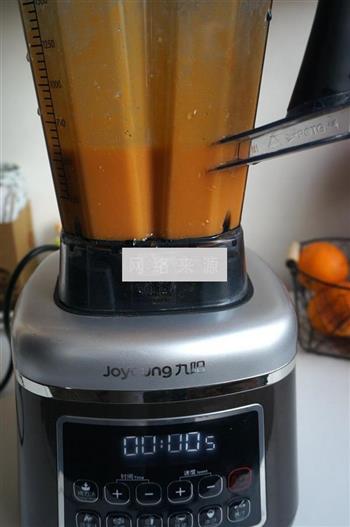 血橙胡萝卜汁的做法步骤5