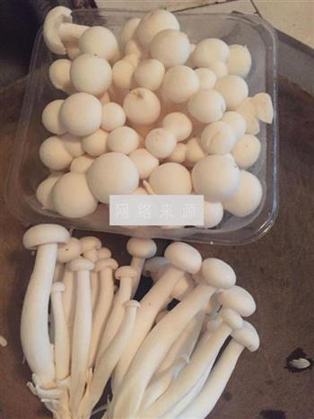 酥里脊烩白玉菇的做法图解2