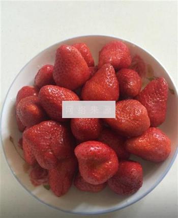 草莓酸奶思暮雪的做法图解2