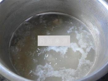 排骨薏米仁大米粥的做法图解6