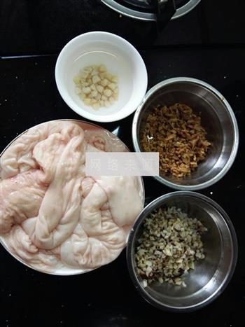 猪肠胀糯米的做法步骤1