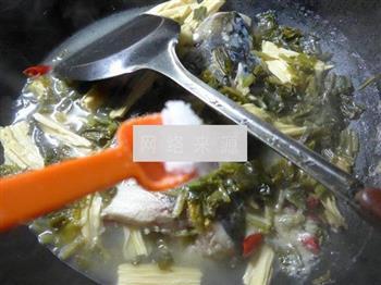 雪菜腐竹鱼头汤的做法步骤6