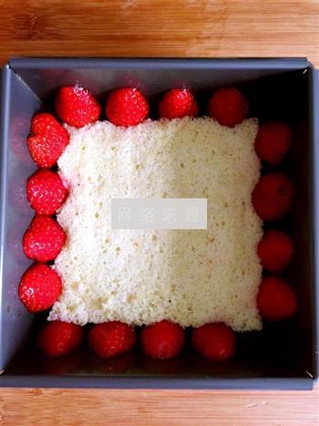 玫瑰草莓慕斯蛋糕的做法图解15
