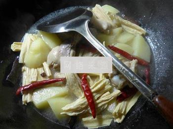 腐竹土豆烧鸡翅根的做法步骤6