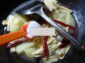 腐竹土豆烧鸡翅根的做法图解9