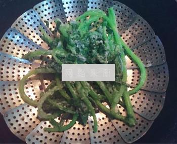 健康蒸菜茼蒿杆的做法图解2
