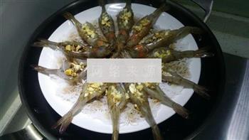 蒜蓉粉丝蒸大虾的做法步骤10