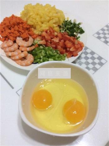 虾仁鸡蛋菠萝炒饭的做法步骤4