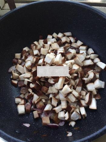 腊肉土豆香菇饭的做法图解8
