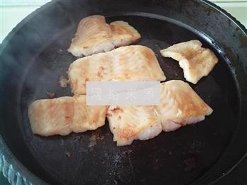 黄油香煎龙利鱼的做法步骤5