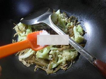 笋干菜煮花菜的做法步骤5