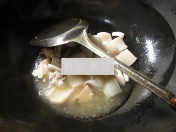 笋干菜鱿鱼炒土豆的做法步骤5