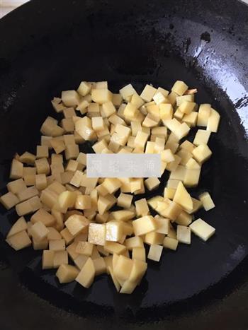 土豆炖茄子的做法步骤4