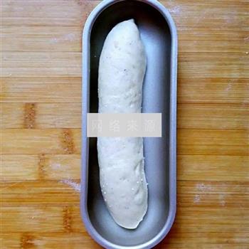 豆沙面包卷的做法步骤7