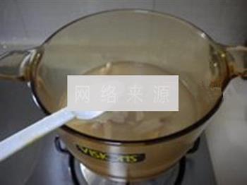 玉竹百合鸡汤的做法步骤3