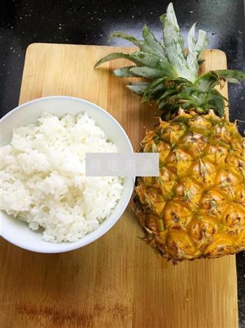 菠萝炒饭的做法步骤1