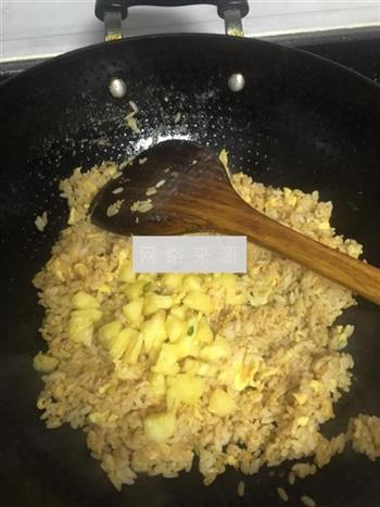 菠萝炒饭的做法步骤10