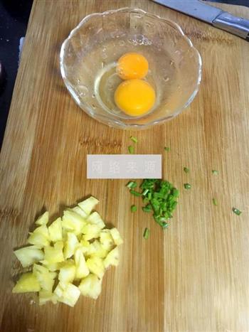 菠萝炒饭的做法步骤6
