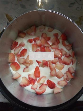 酸奶草莓慕斯蛋糕的做法图解11