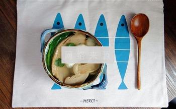 松茸鱼圆汤的做法步骤10