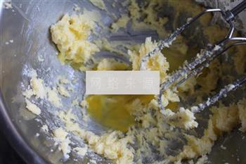 奶香椰蓉面包卷的做法步骤2