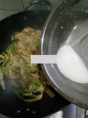 青椒干豆腐的做法步骤4