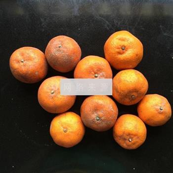 糖水橘子的做法图解1