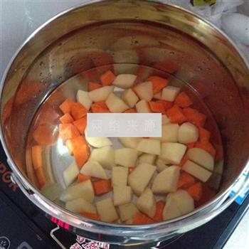 肉丁萝卜土豆饭的做法步骤3