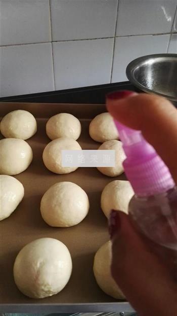 酥粒奶香小面包的做法步骤10