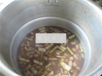野山笋炒花生米的做法步骤7