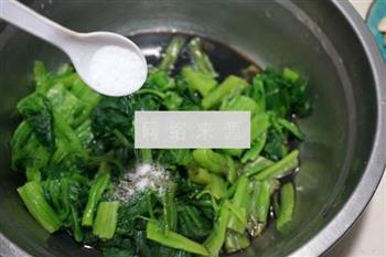 凉拌腰果菠菜的做法步骤9