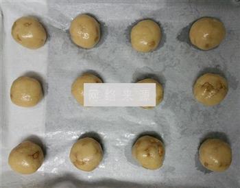 瓜子仁杏仁酥饼的做法步骤8