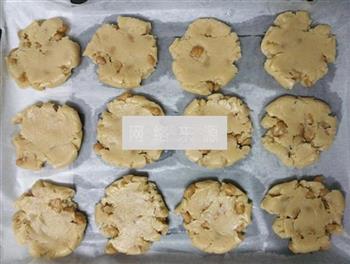 瓜子仁杏仁酥饼的做法步骤9