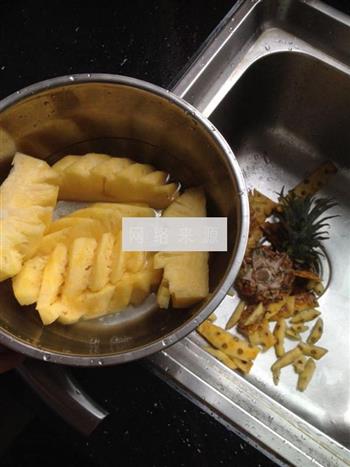 菠萝咕噜肉的做法步骤3