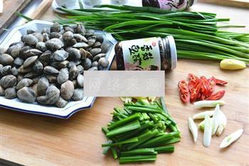 香菇豆豉炒花蛤的做法图解2