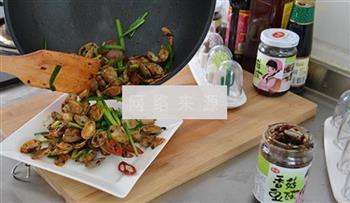 香菇豆豉炒花蛤的做法步骤7