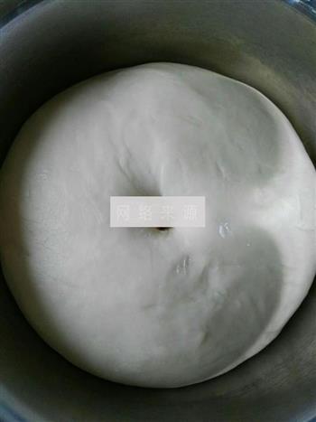 醇香浓厚的奶油卷的做法步骤3