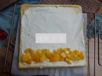 芒果奶油蛋糕卷的做法步骤13