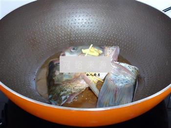银耳鱼汤的做法步骤4