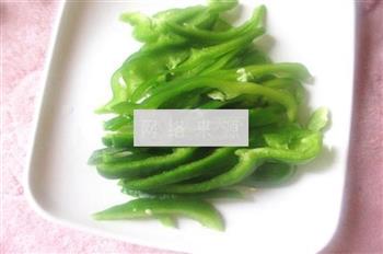 青椒豆芽菜的做法步骤2