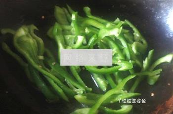 青椒豆芽菜的做法步骤5